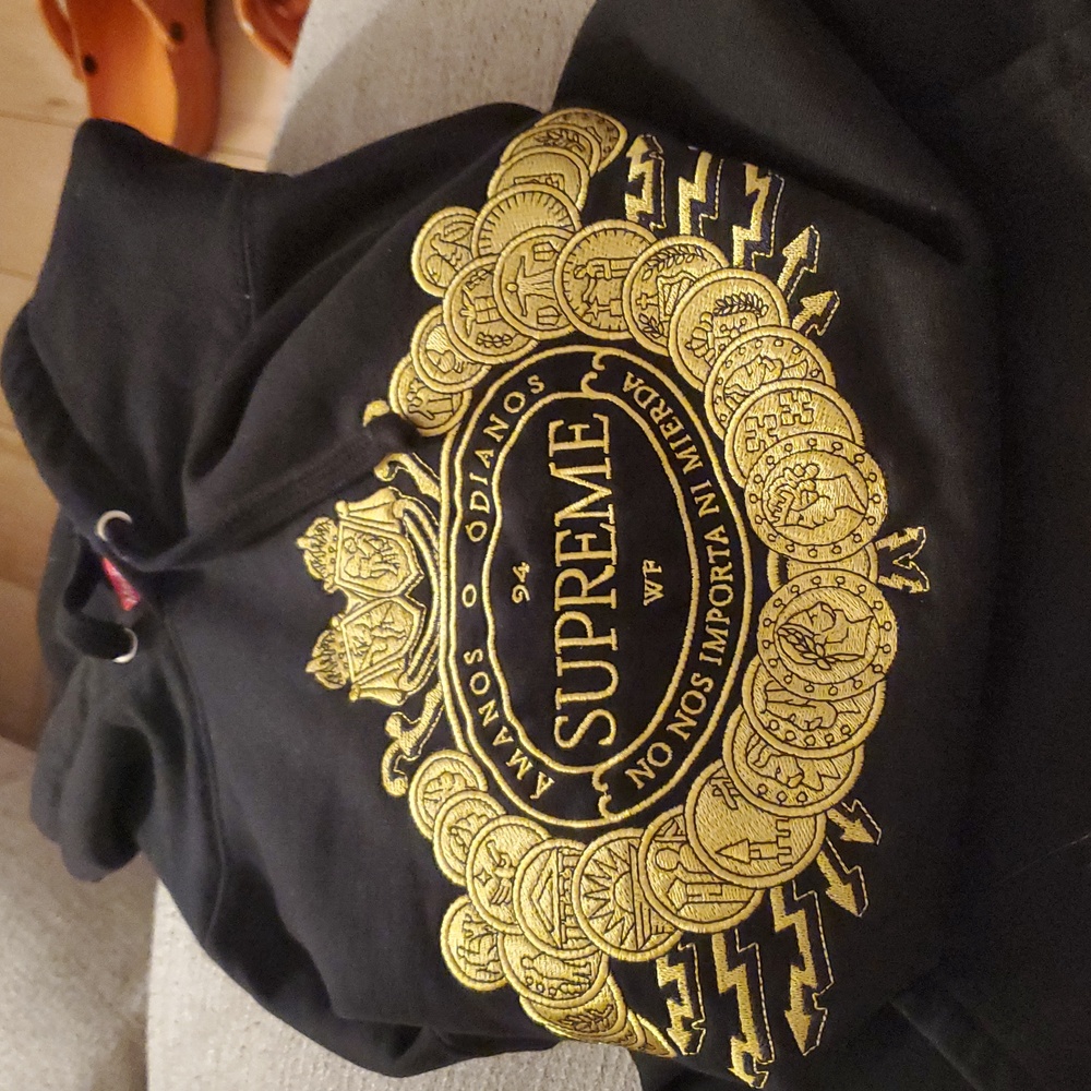 Supreme. Flash $ - Picture 2 of 10